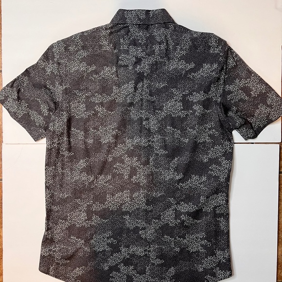 Michael‎ Kors Grey Floral Print Botton Down Short Sleeve Medium Trim Stretch - Picture 2 of 6